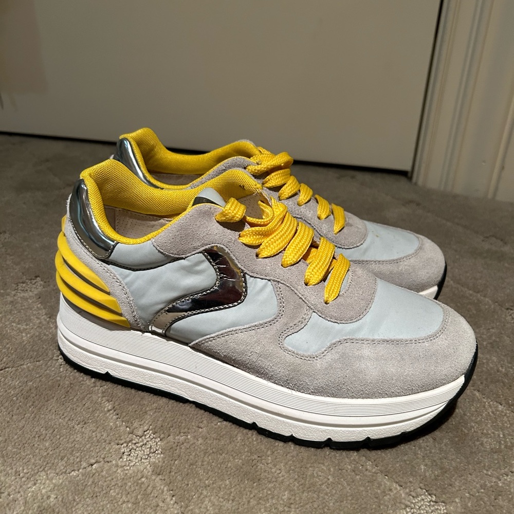 Voile Blanche Platform Sneakers